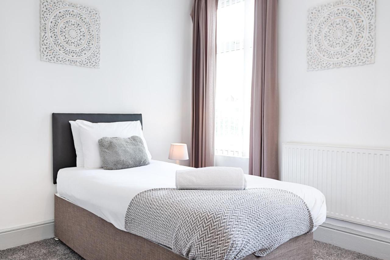 Walk To Swansea Stadium, 3 Rooms, Smart Tv'S Экстерьер фото