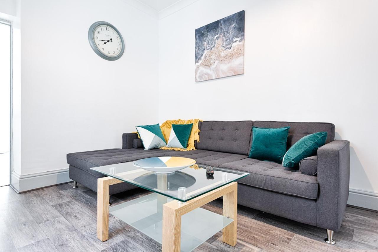 Walk To Swansea Stadium, 3 Rooms, Smart Tv'S Экстерьер фото