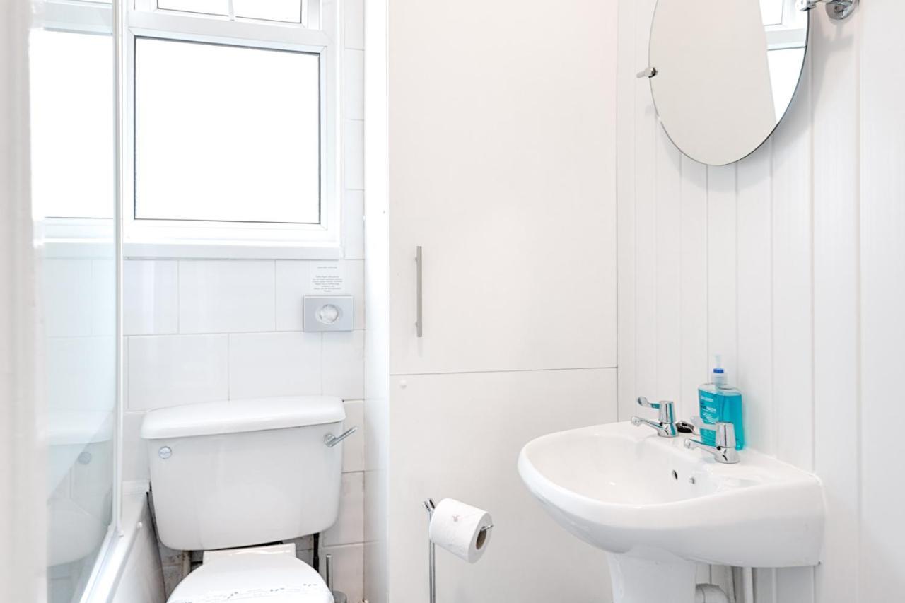Walk To Swansea Stadium, 3 Rooms, Smart Tv'S Экстерьер фото